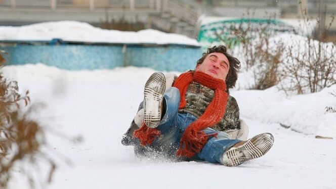 Caídas como causa de osteocondrose espinal